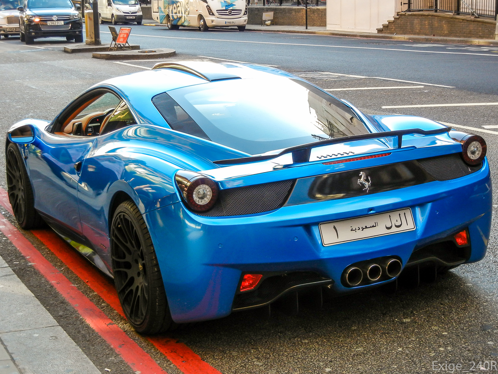 ١ لكأ, Ferrari 458 1st gen Italia (F142), 2009–2015