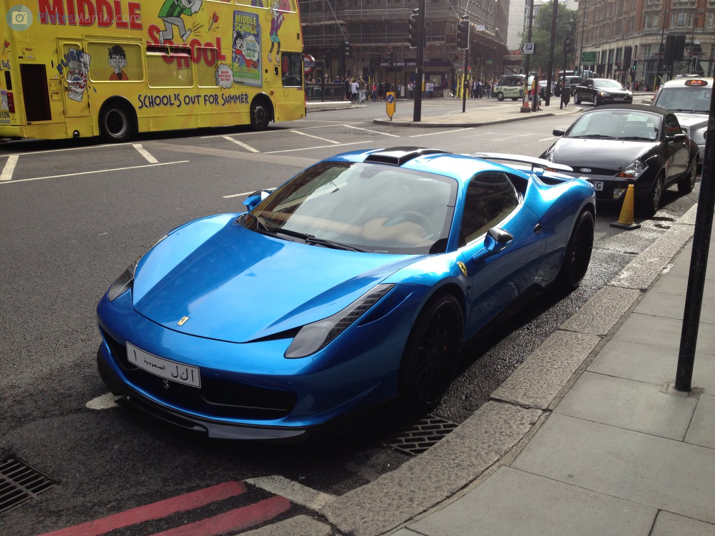 ١ لكأ, Ferrari 458 1st gen Italia (F142), 2009–2015