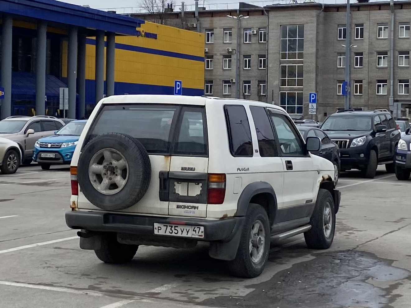р 735 уу 47, Isuzu Bighorn 2nd gen 3-door SUV (UBS25), 1991–1998