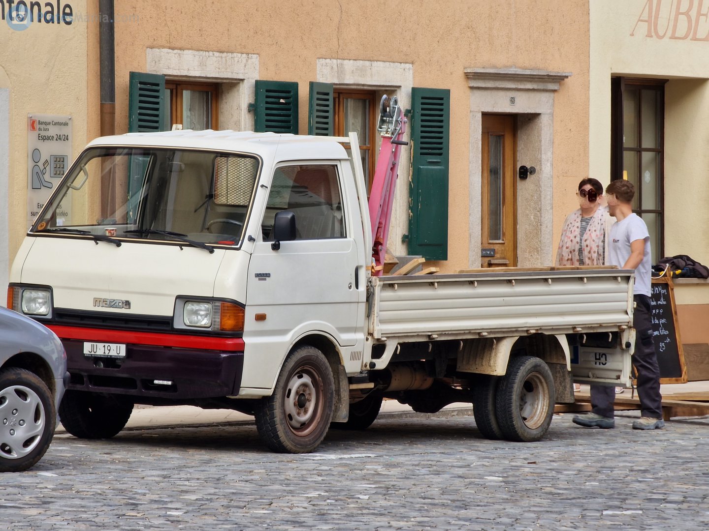 JU 19 U, Mazda E-Series 2nd gen (SE/SS), 1983–1999