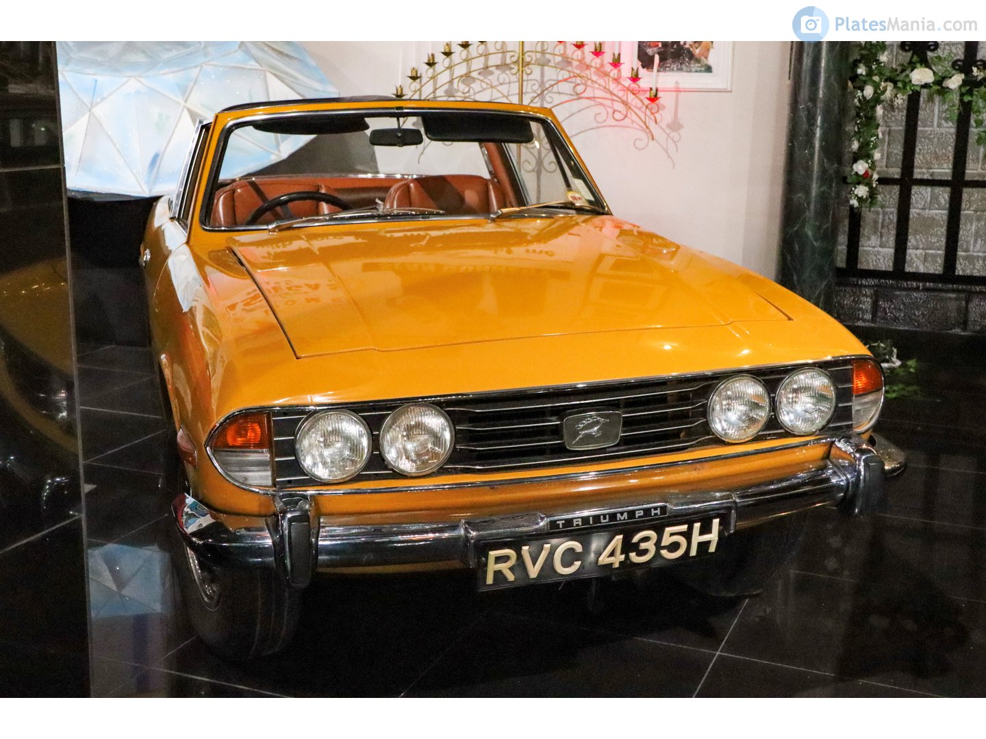 RVC435H, Triumph Stag 