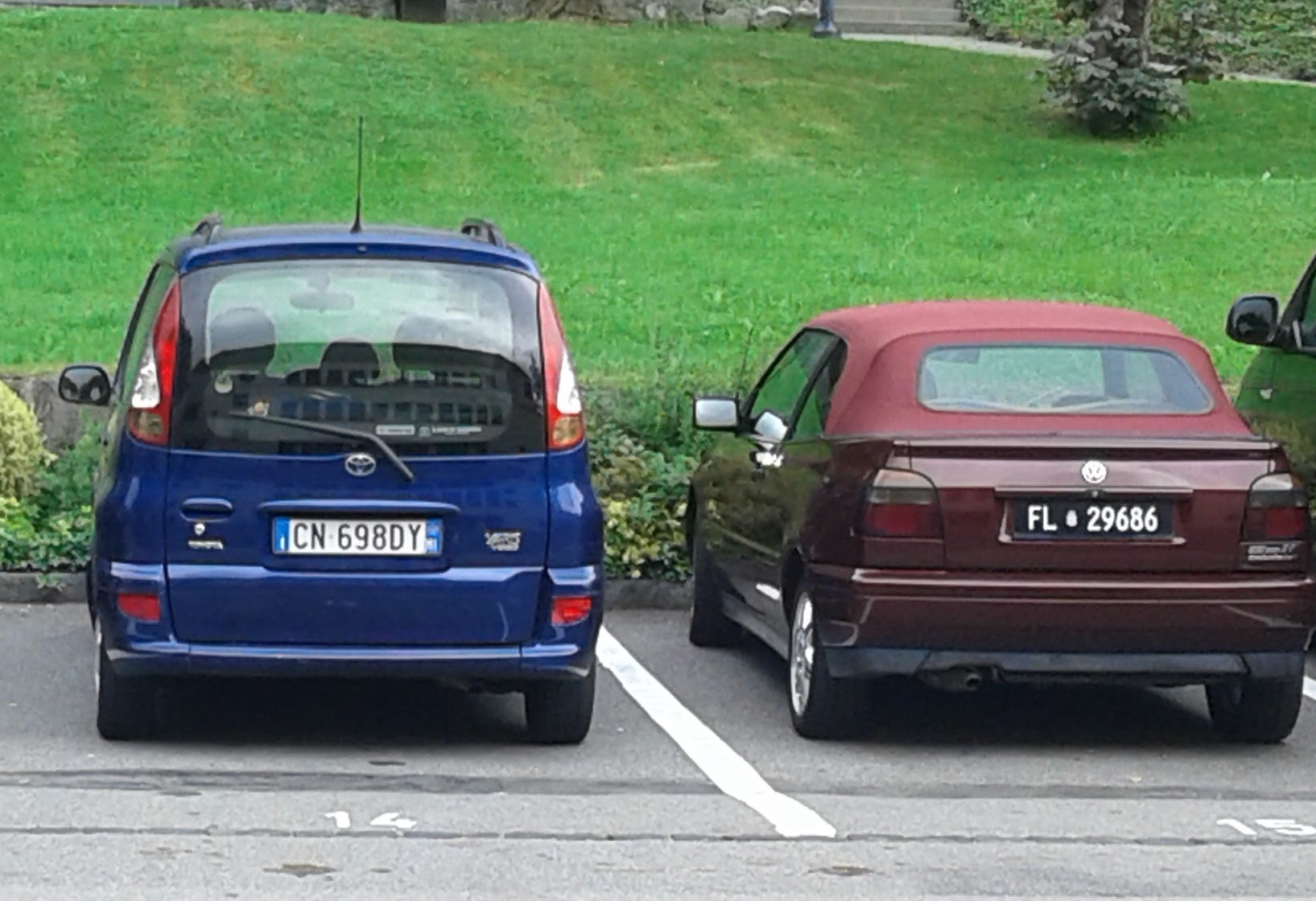 CN 698 DY, Toyota Yaris Verso 1st gen (XP20), 1999–2006