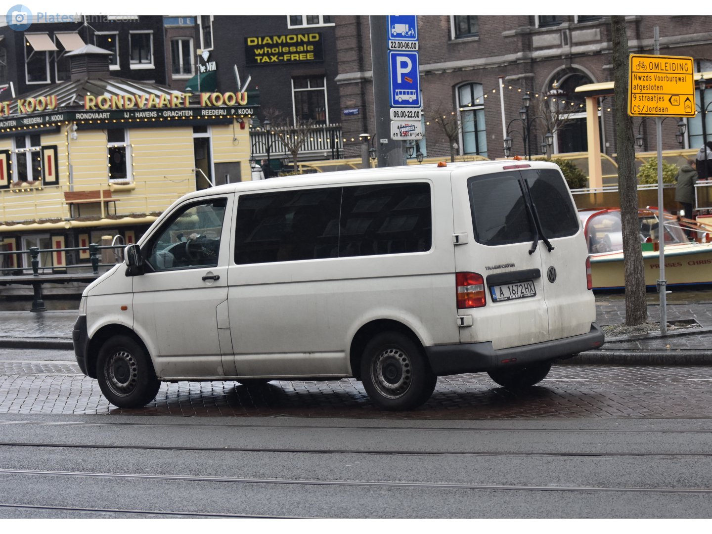 A 1672 HX, Volkswagen Transporter 5th gen Van (T5) (7E/7H), 2003–2009