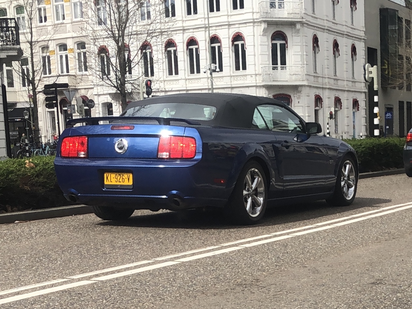 KL-926-V, Ford Mustang 5th gen 2-door Coupé (S197), 2004–2009