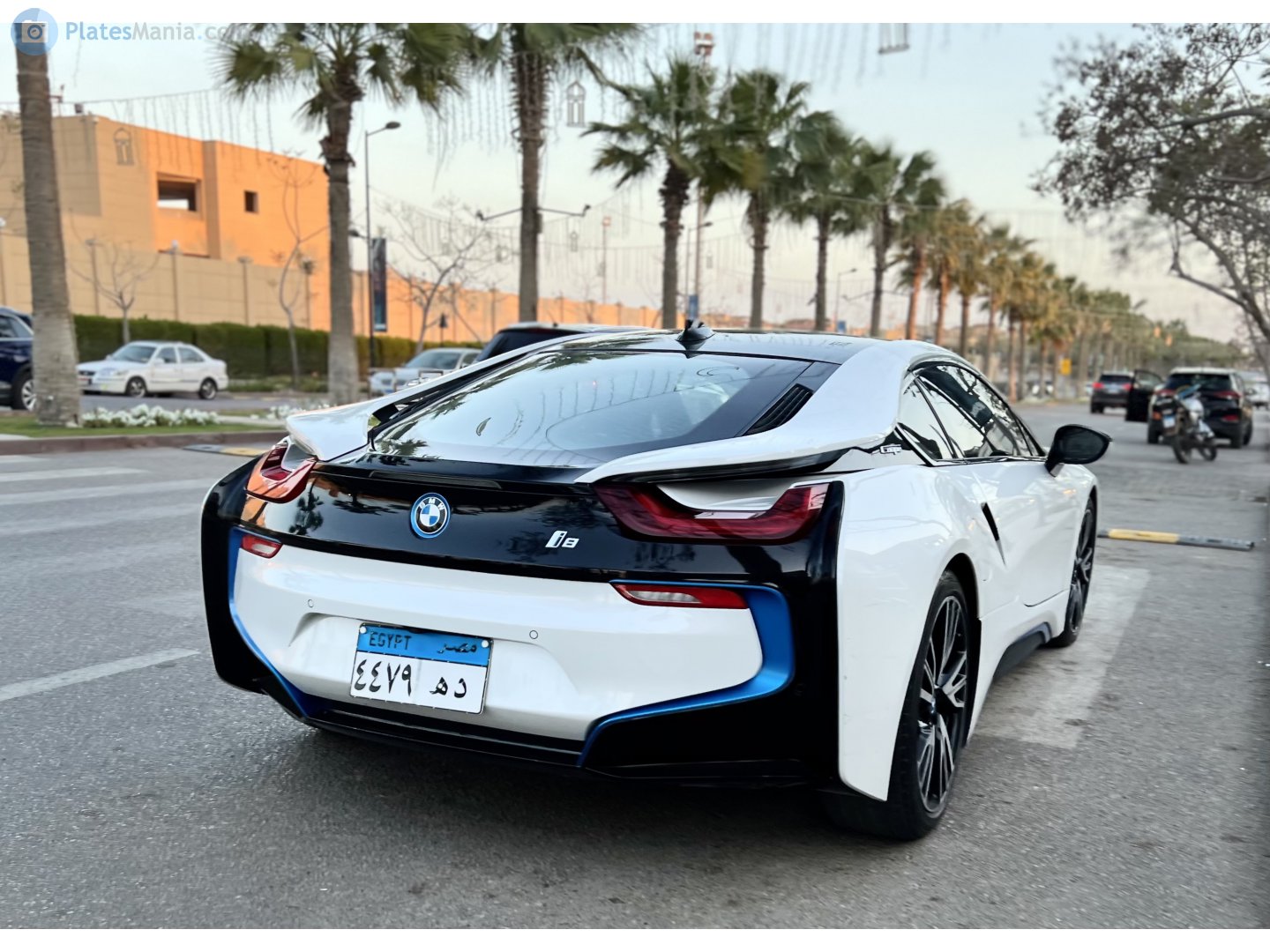 ٤٤٧٩ ھد, BMW i8 1st gen Coupé (I12), 2014–2020