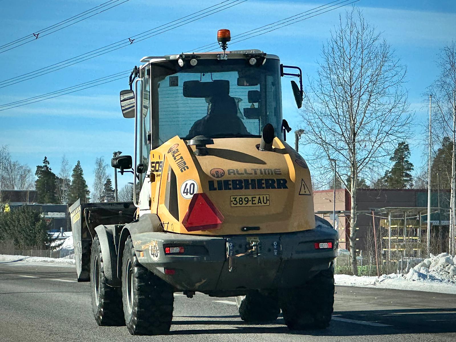 389-EAU, Liebherr L-Series 