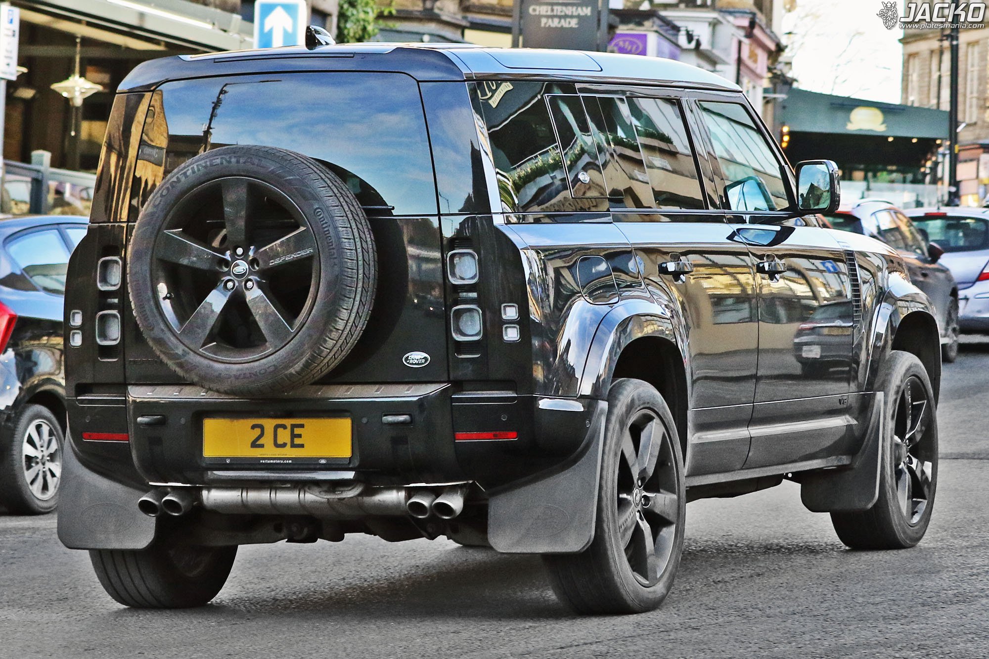 2CE, Land Rover Defender 2nd gen 110