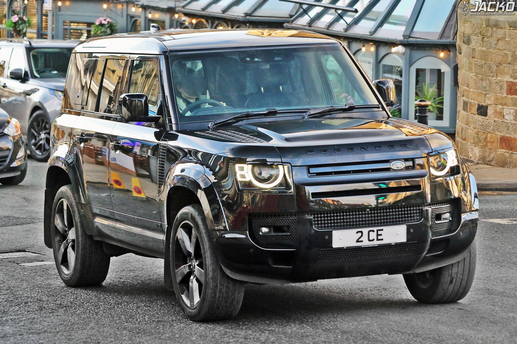 2CE, Land Rover Defender 2nd gen 110