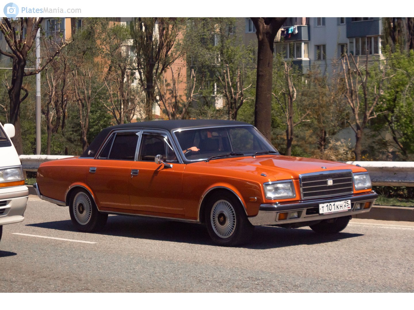 т 101 кн 25, Toyota Century 2nd gen (G40), 1982–1997