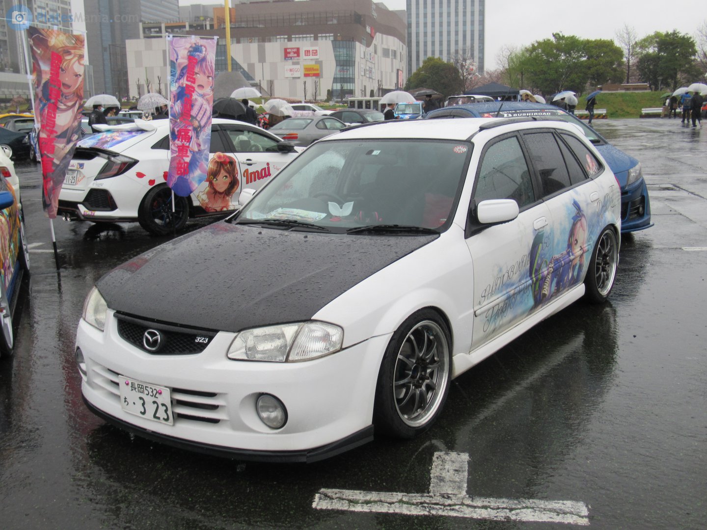 長岡 532 ち 323, Mazda Familia 8th gen Hatch (BH), 1998–2003