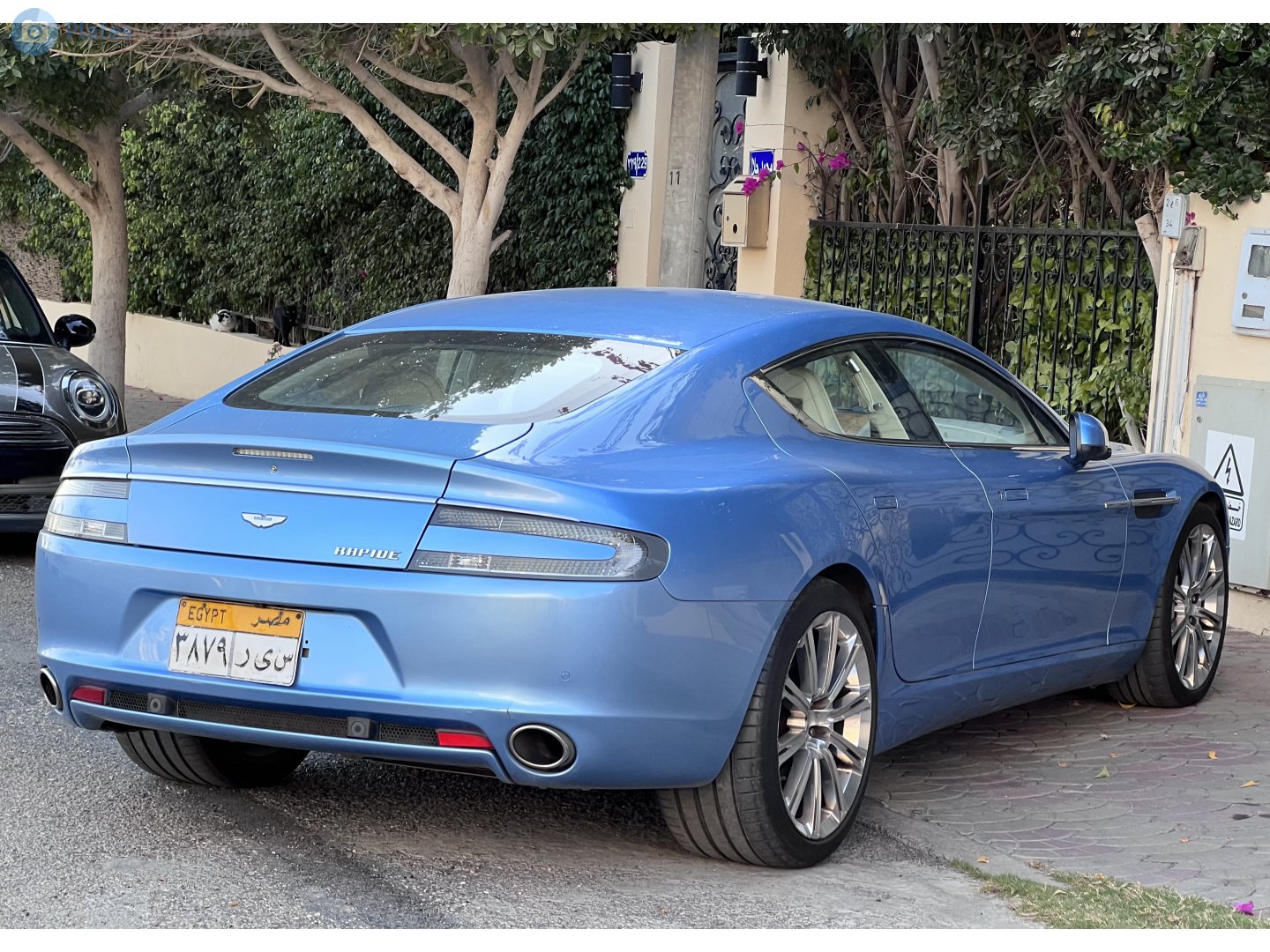 ٣٨٧٩ رىس, Aston Martin Rapide 