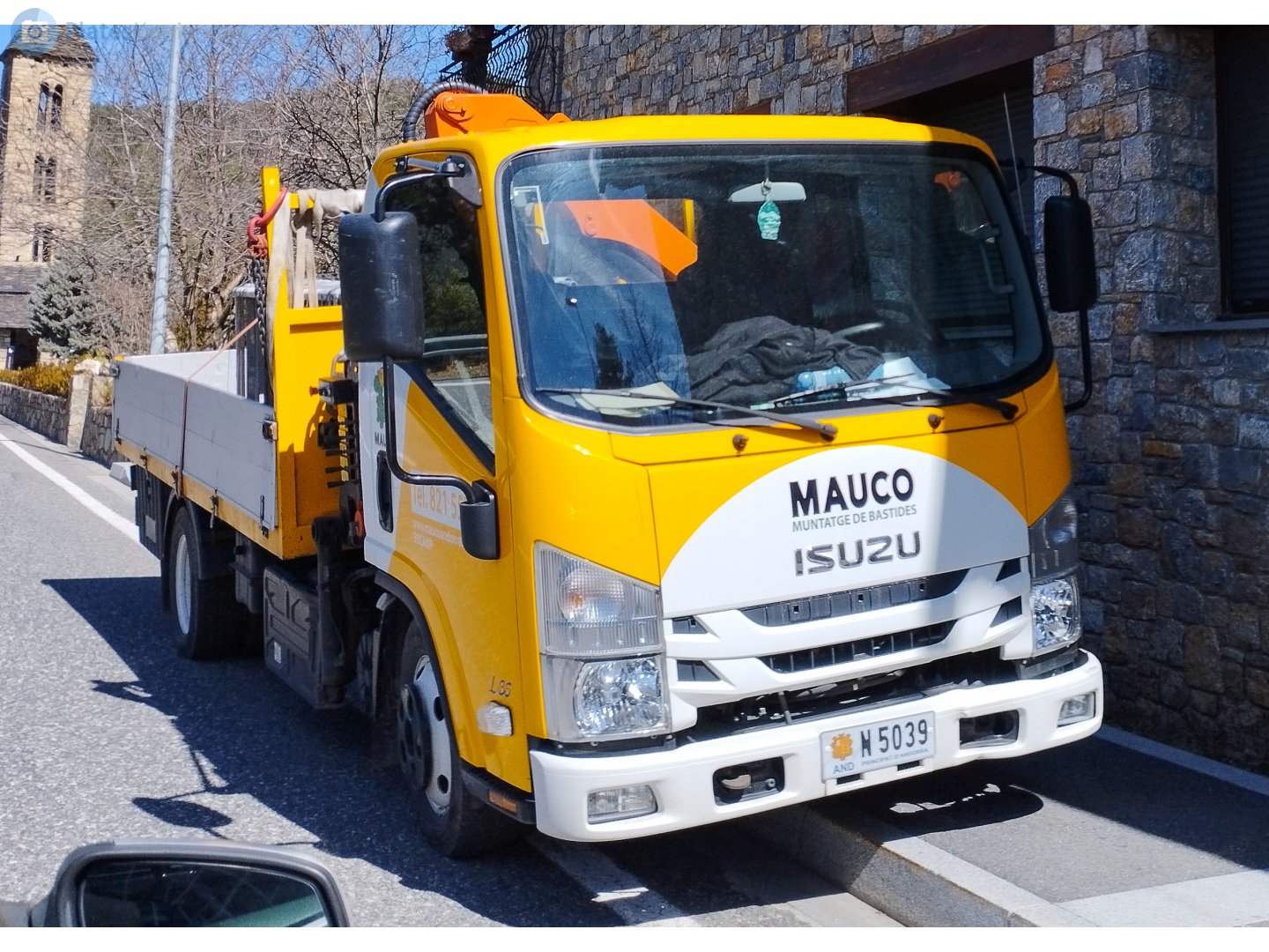 N 5039, Isuzu L-Series 