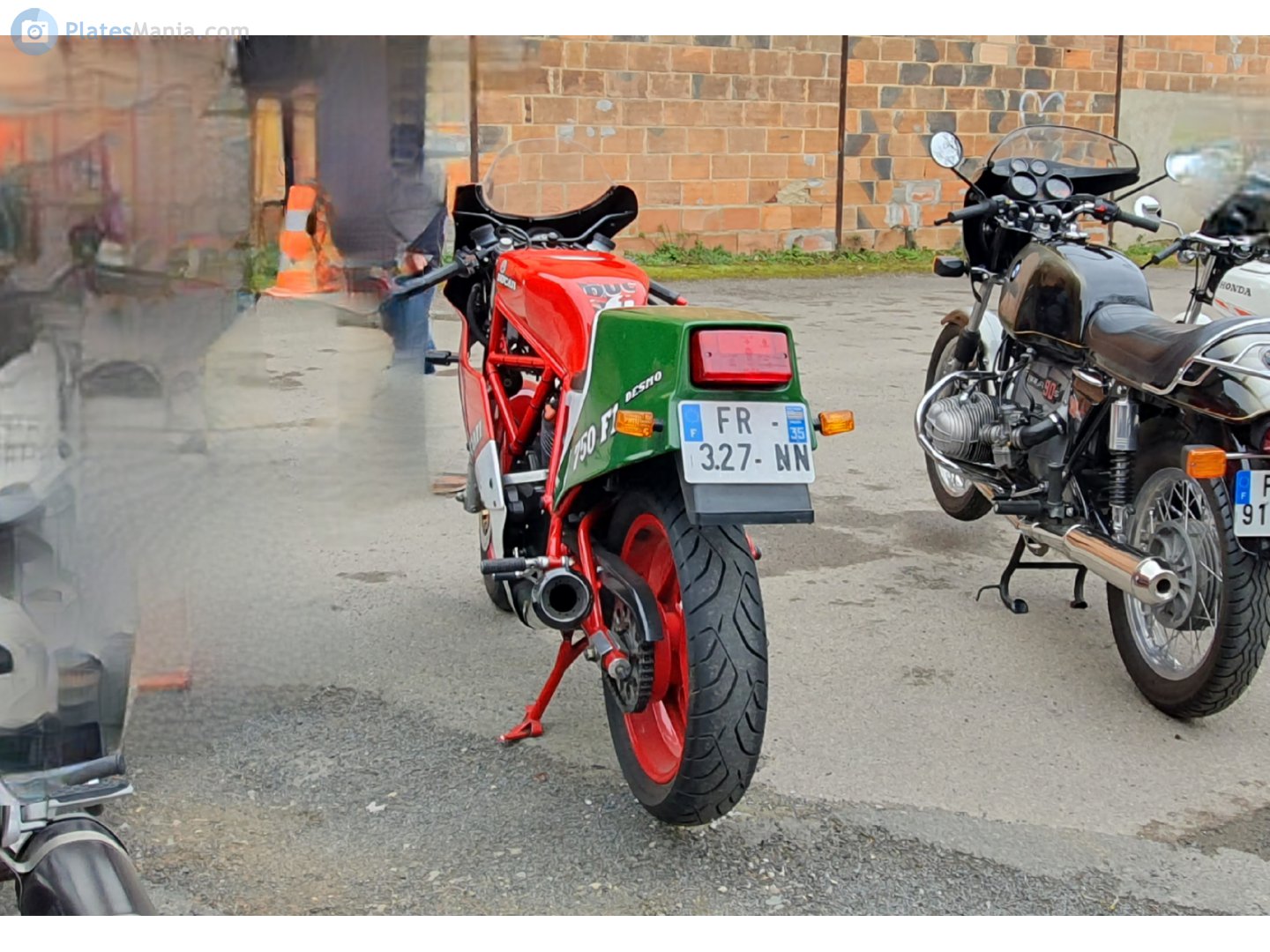 FR-327-NN, Ducati 750 Sport 