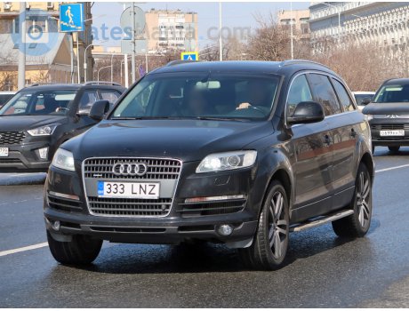 333 LNZ, Audi Q7