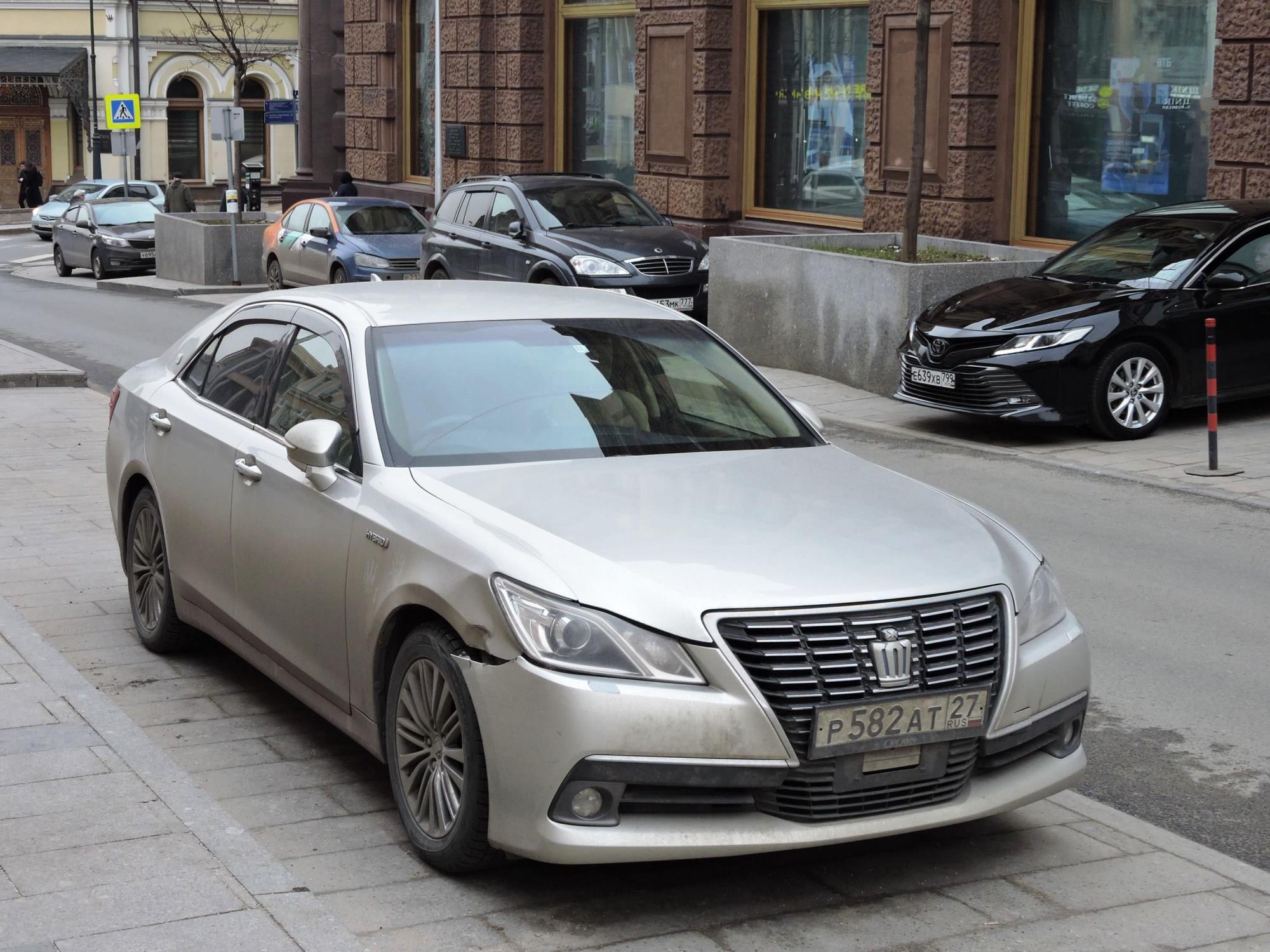 р 582 ат 27, Toyota Crown 14th gen (S210), 2012–2018  (­–2020 for CN-market)