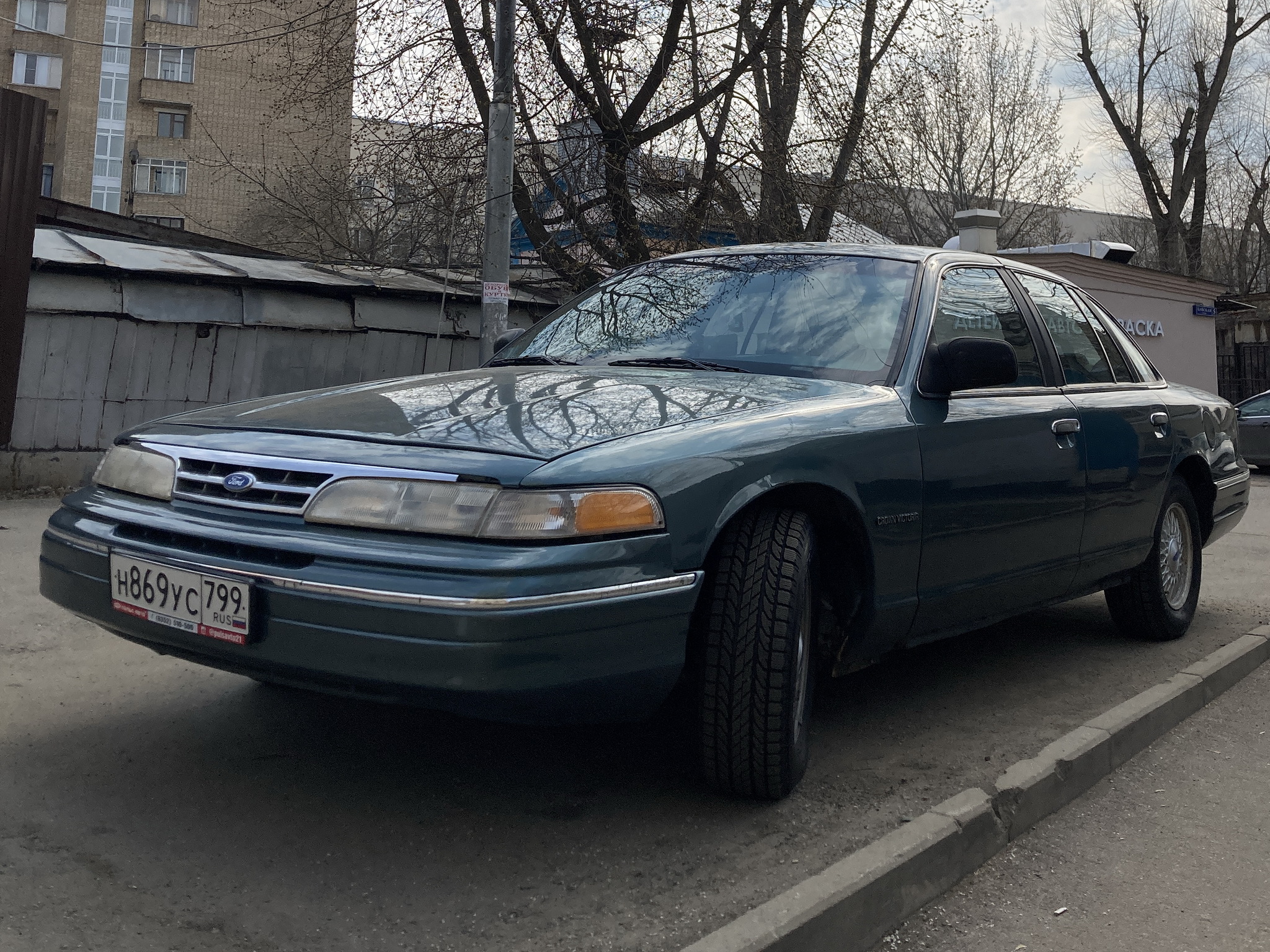 н 869 ус 799, Ford Crown Victoria 1st gen (EN53), 1991–1994