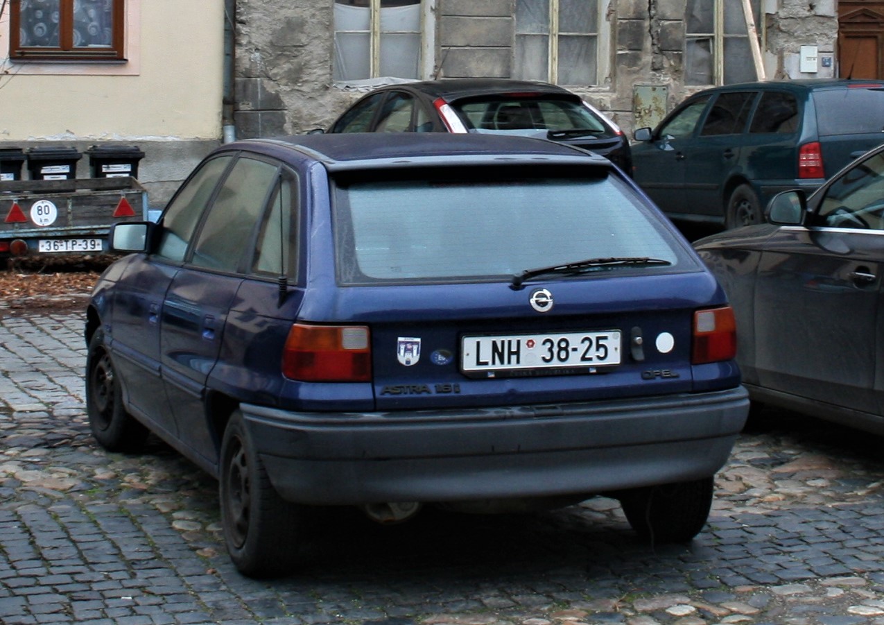 LNH 38-25, Opel Astra 1st gen 5-door Hatch (F; T92), 1991–1998 (–2002 for Eastern Europe)