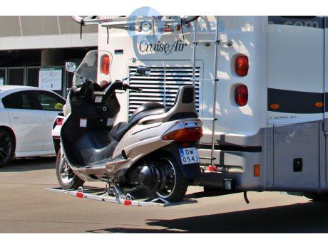 DW 054J, Suzuki Burgman / Skywave