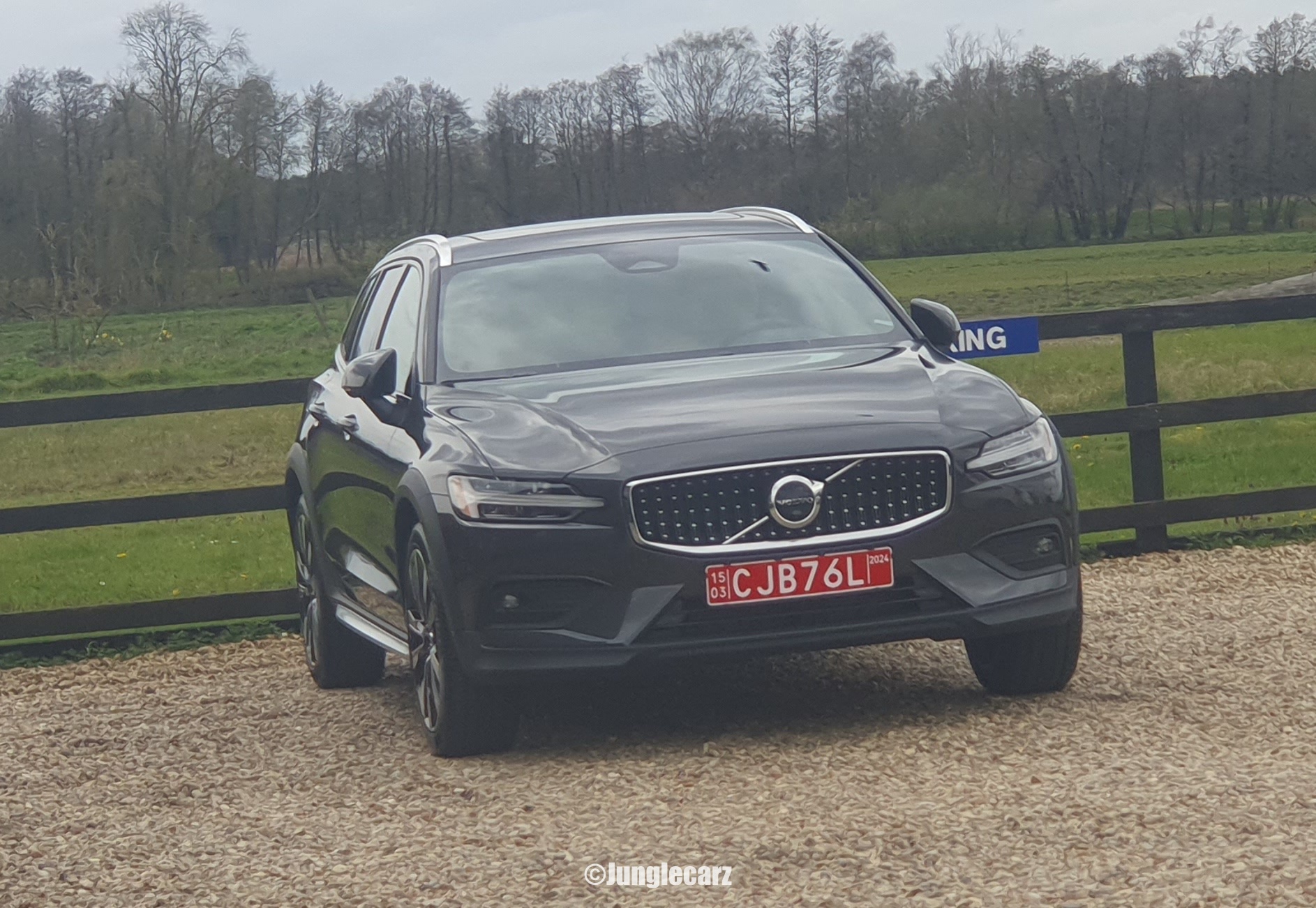 CJB 76L, Volvo V60 2nd gen Cross Country (225/257), 2018–