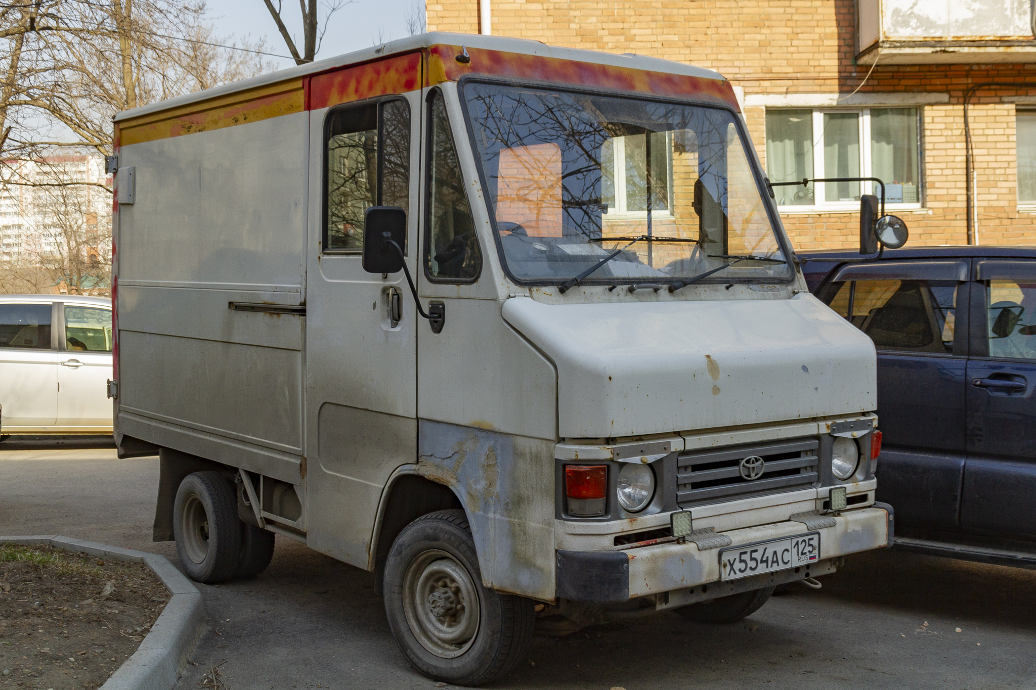 х 554 ас 125, Toyota Quick Delivery 1st gen (100), 1982–1985
