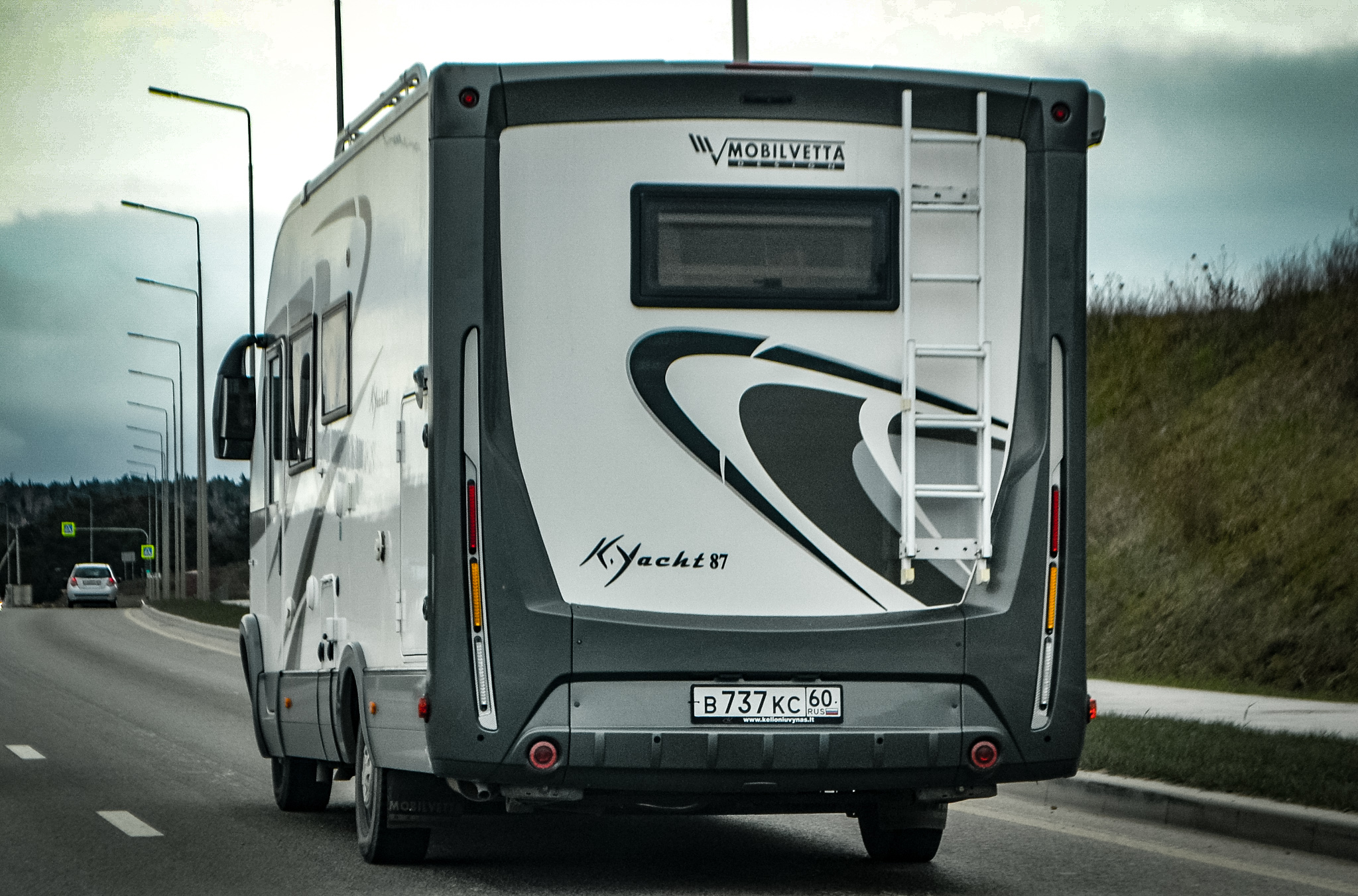 в 737 кс 60, Mobilvetta K-Yacht 