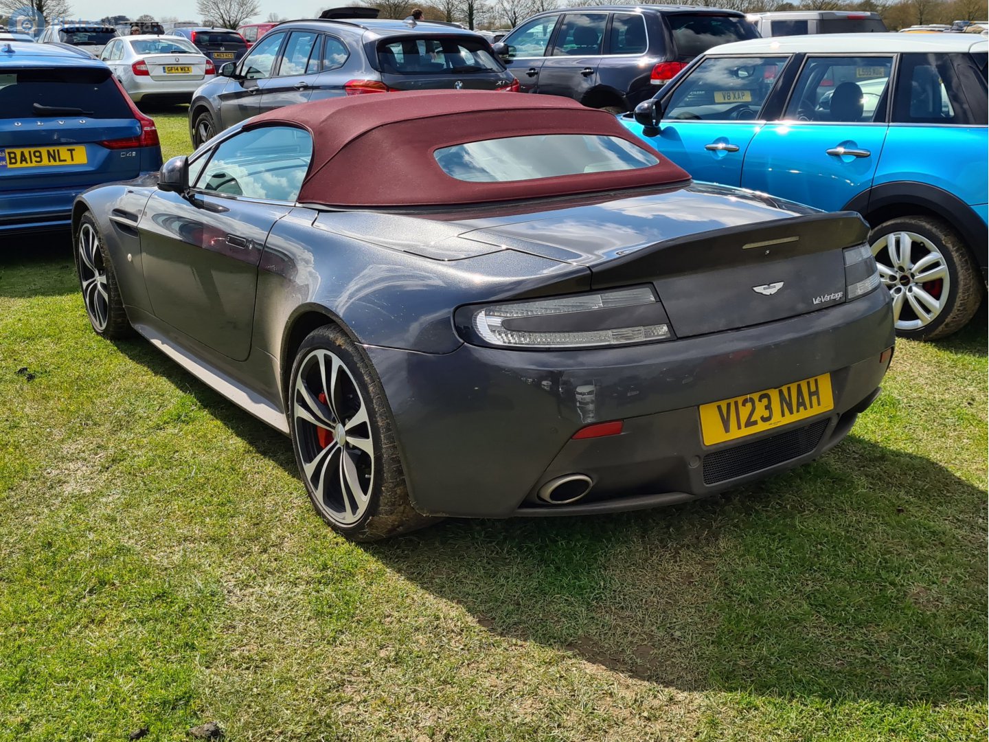V123NAH, Aston Martin V12 Vantage 