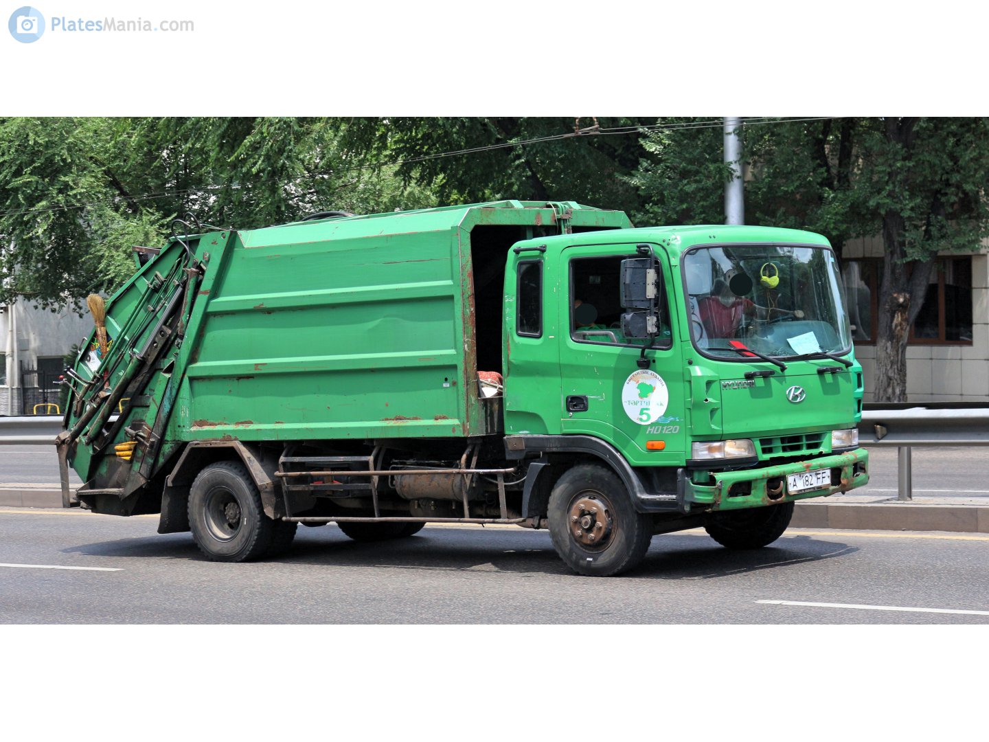 A 182 FF, Hyundai HD120 