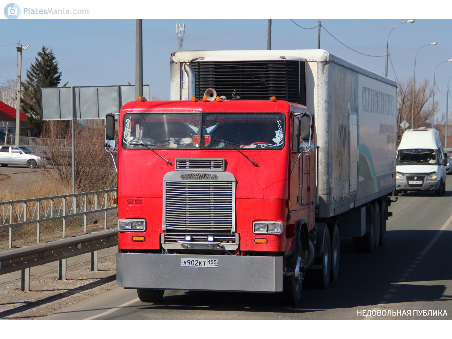 а 902 кт 155, Freightliner FLA 