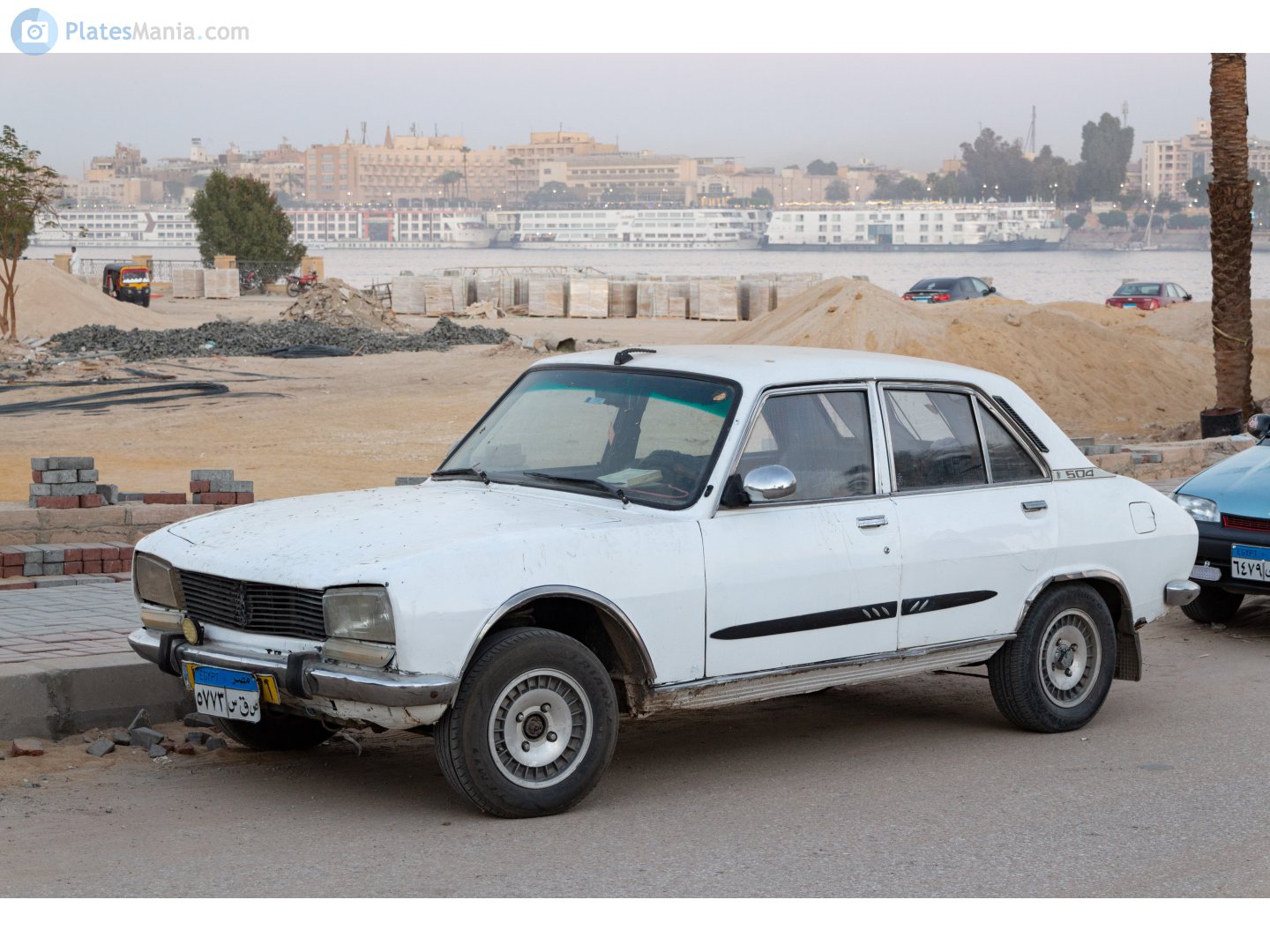 ٥٧٧٣ سقص, Peugeot 504 1st gen Sedan (E), 1968–1983 (–1999 for LATAM-market, –2006 for African-market)