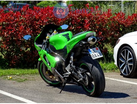 UL BA49, Kawasaki Ninja ZX-6R