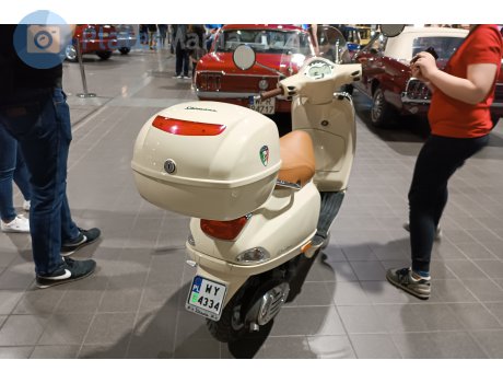 WY 4334, Vespa LX