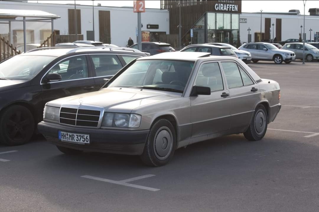 HH MR 3756, Mercedes-Benz C-Klasse 190 Sedan (W201), 1982–1993