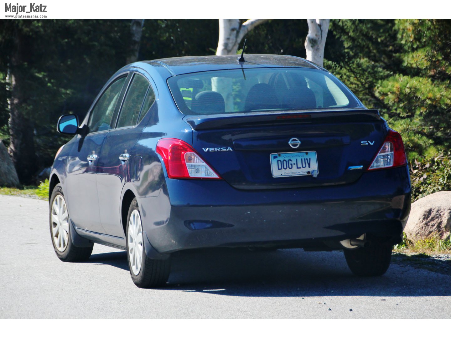 DOG-LUV, Nissan Versa 2nd gen Sedan (B17), 2011–2020