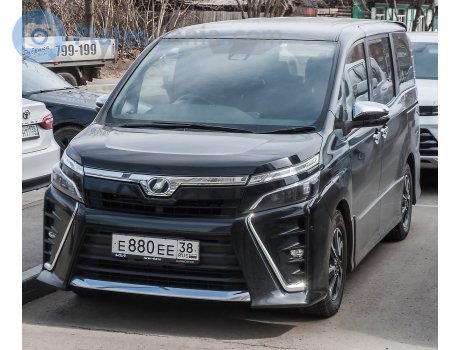 е880ее38, Toyota Voxy