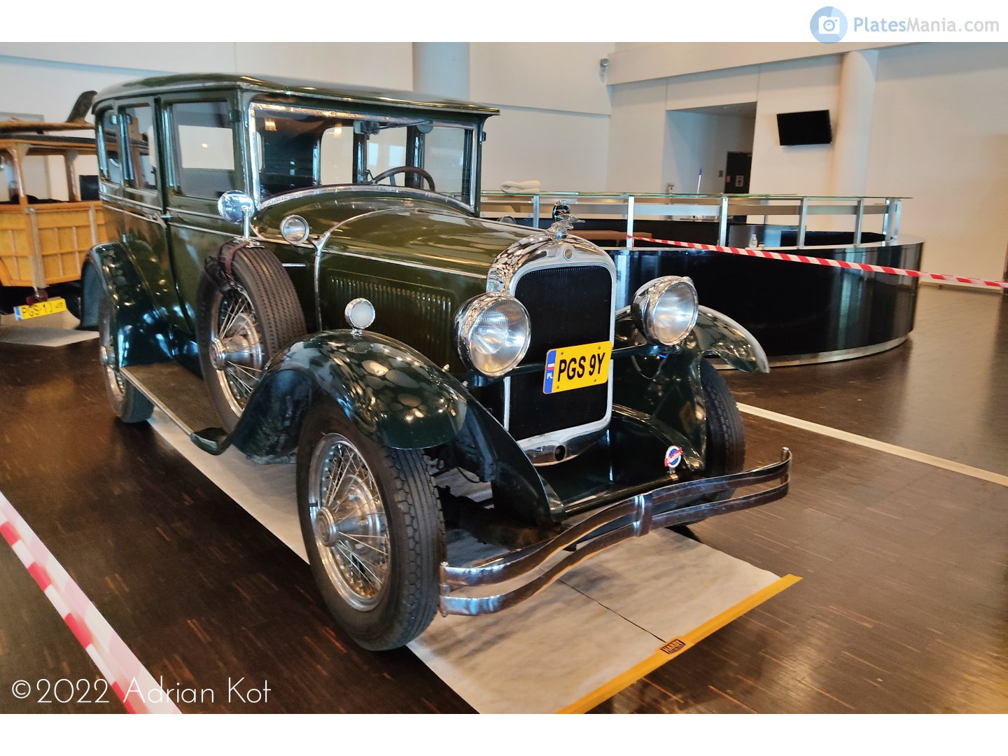 PGS 9Y, Studebaker Dictator 