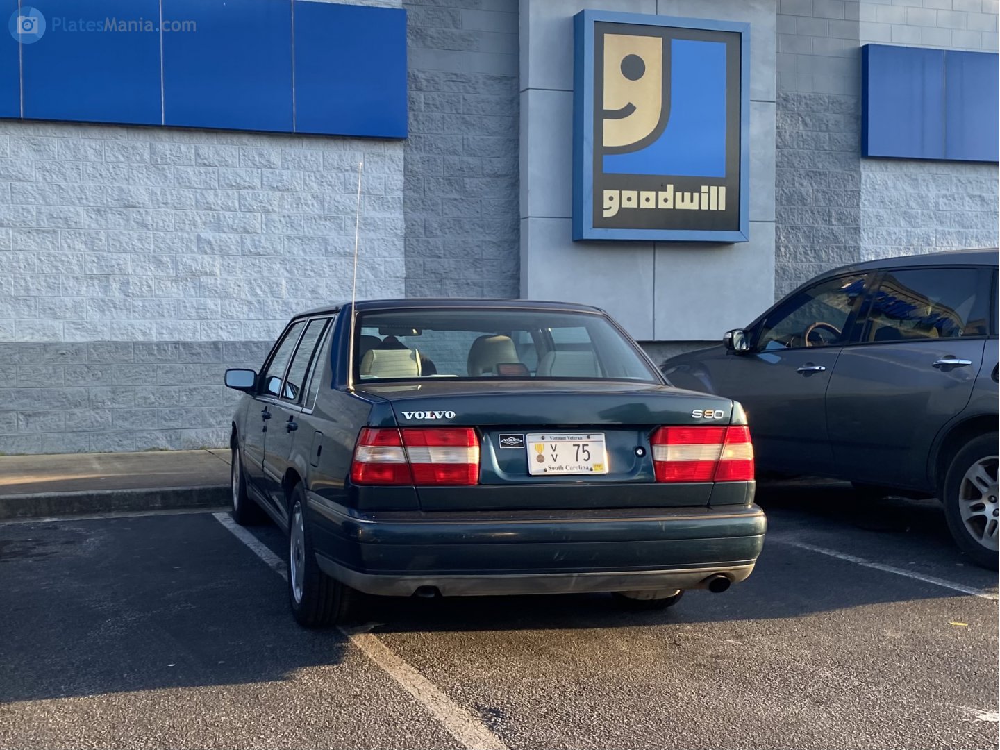 VV75, Volvo S90 1st gen (964), 1996–1998