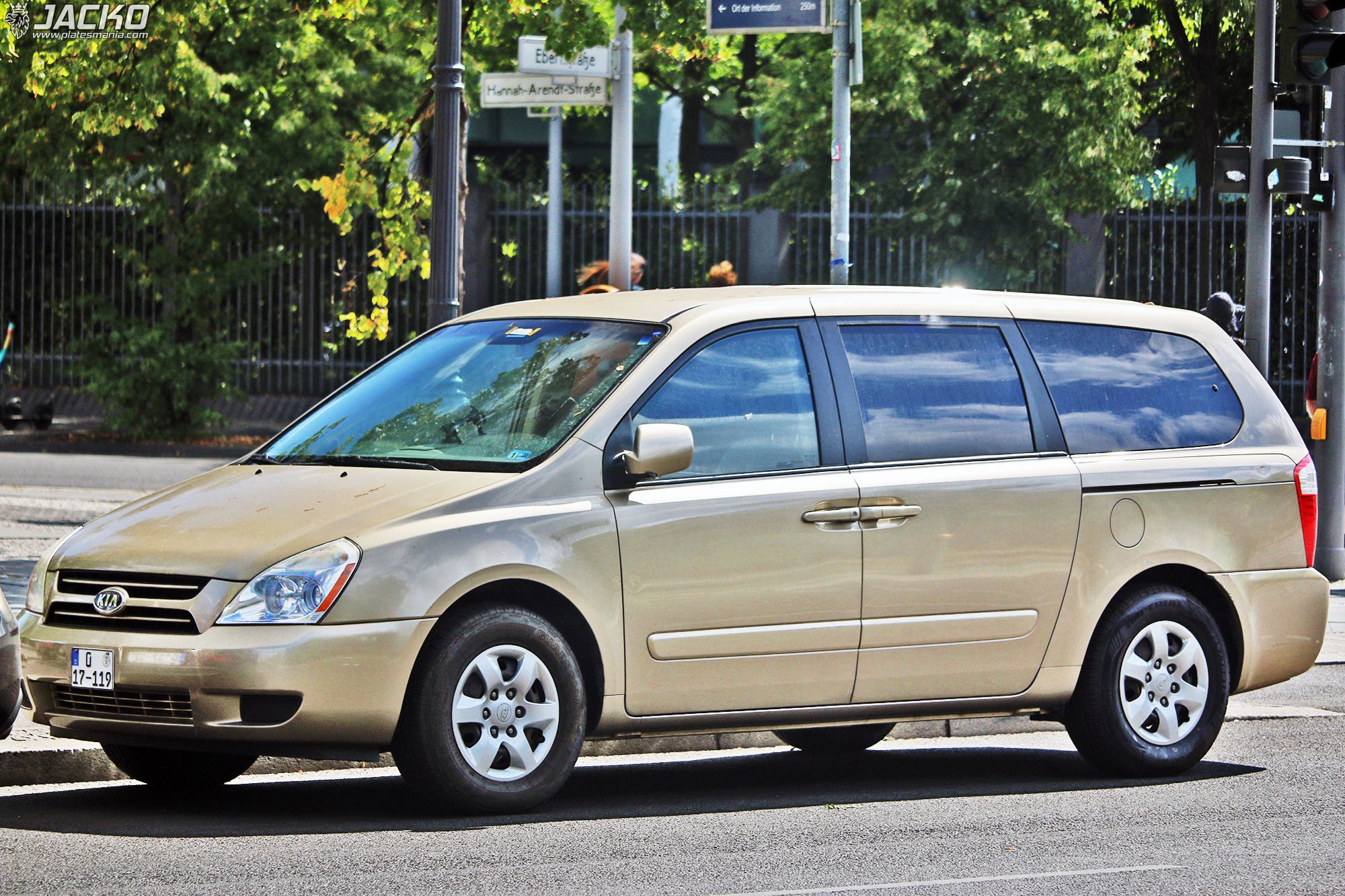 0 17-119, Kia Sedona 2nd gen (VQ), 2006–2014