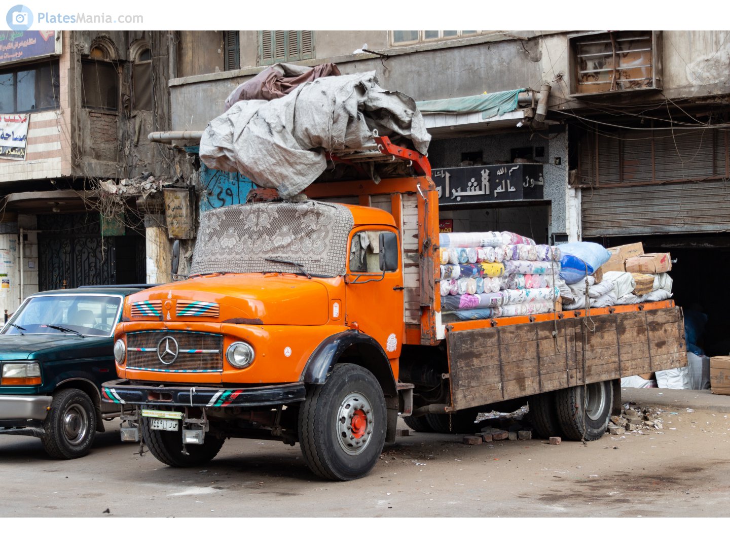 ٨٤٤٩ أرس, Mercedes-Benz L/LA-Series Trucks 