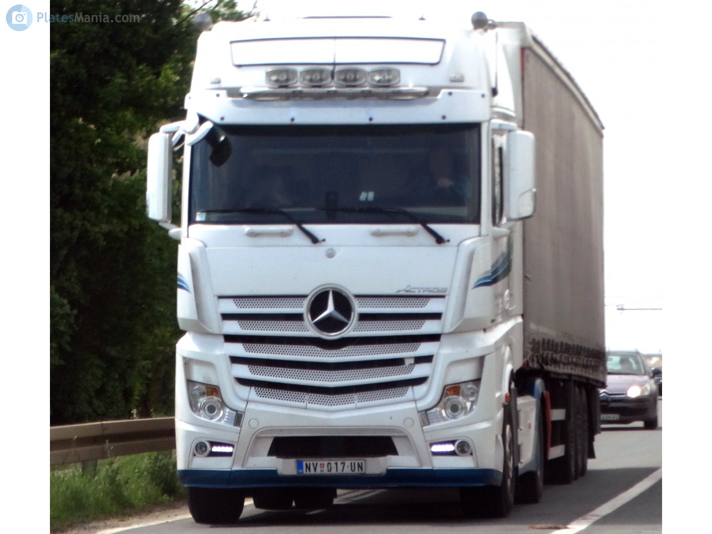 NV 017-UN, Mercedes-Benz Actros 3rd gen (MP4/MP5), 2011–