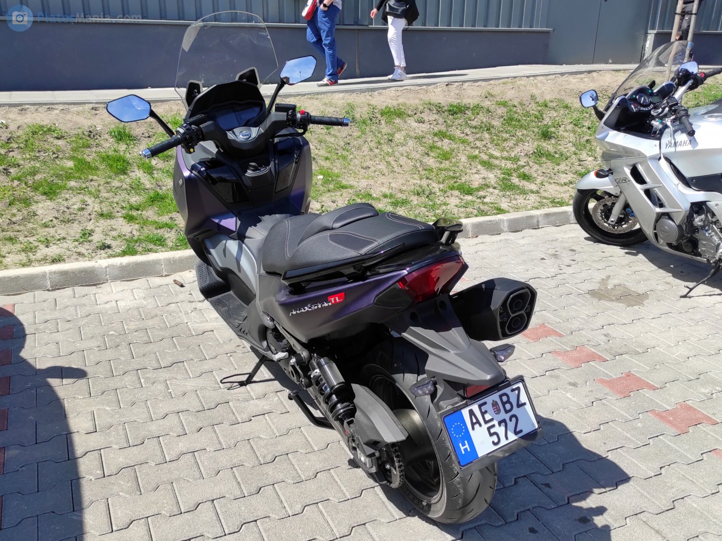 AE BZ-572, SYM Maxsym 