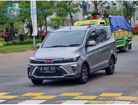 B 2591 UZZ, Wuling Confero