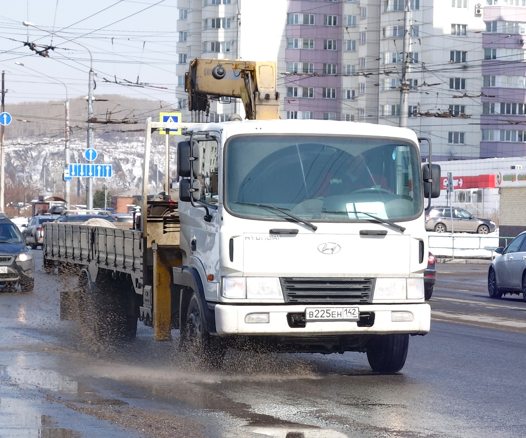 в 225 ен 142, Hyundai Mighty 2nd gen Mega Cab (e-Mighty), facelift, 2004–2015