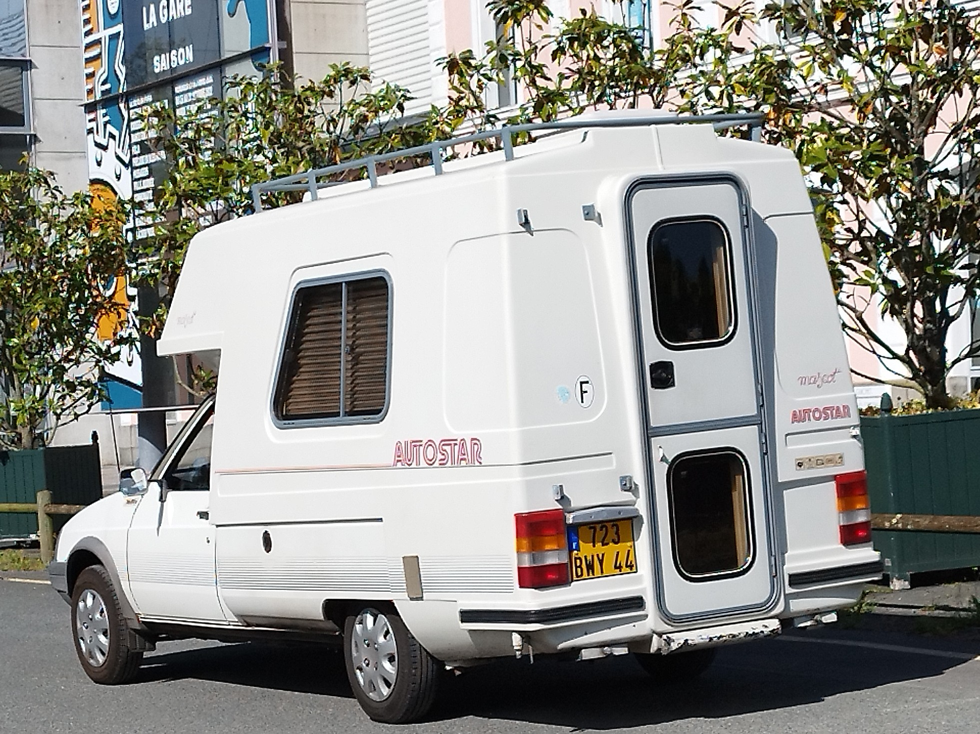 723 BWY 44, Autostar Mascot 