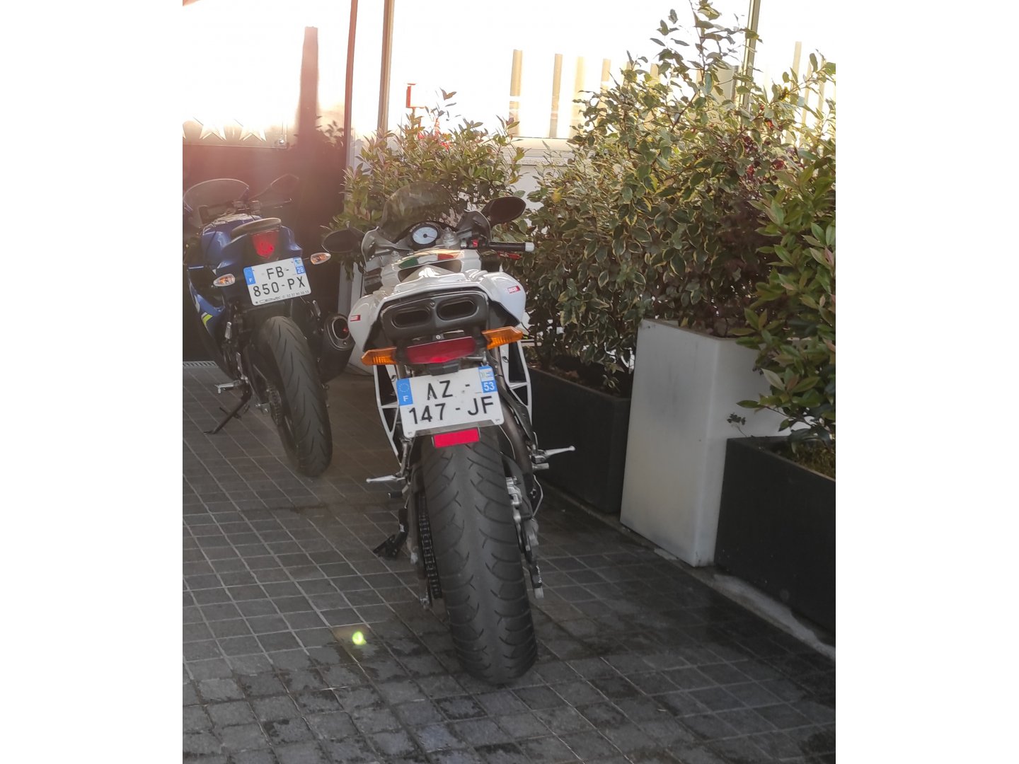 AZ-147-JF, Ducati 749 