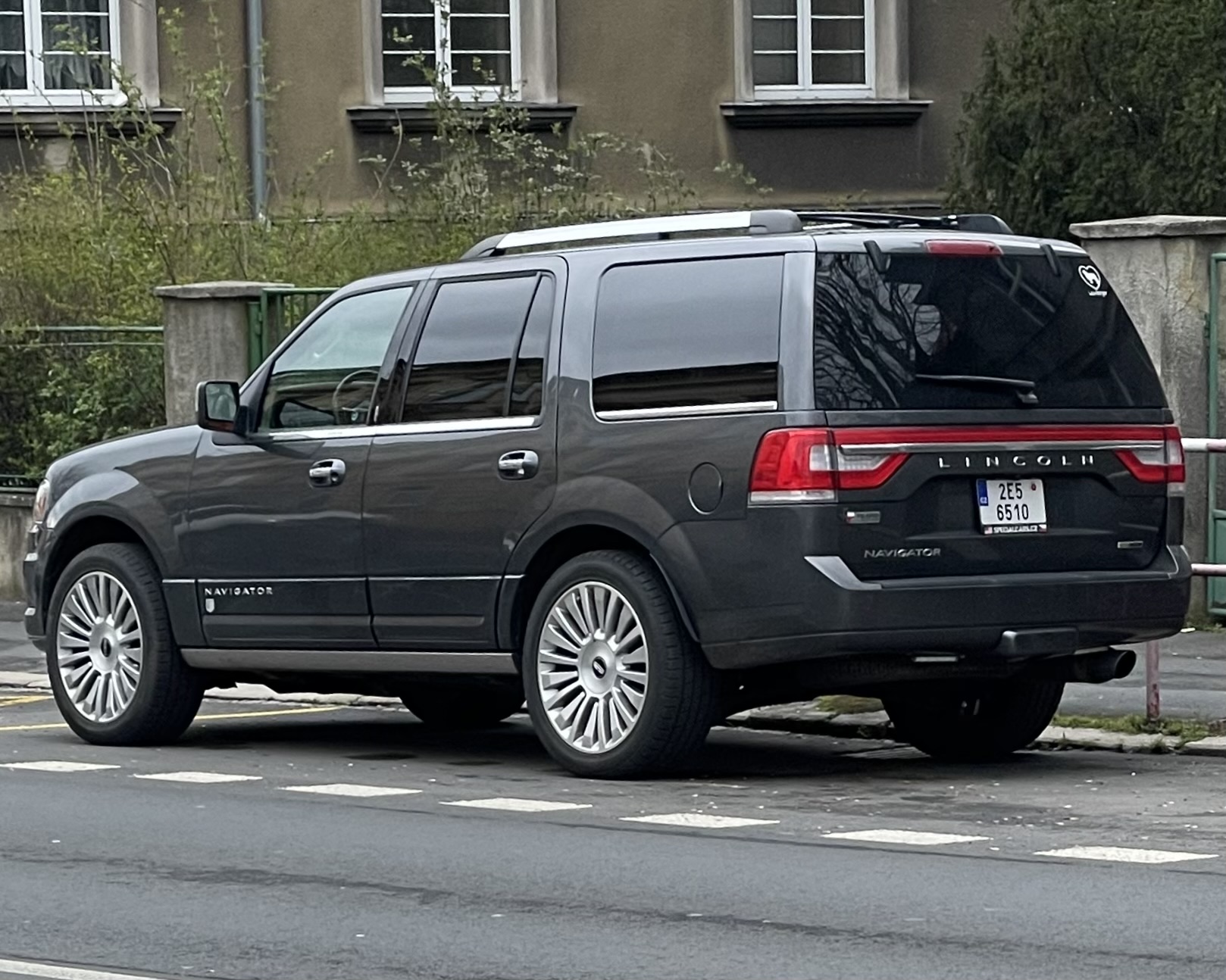 2E5 6510, Lincoln Navigator 3rd gen (U326), facelift, 2014–2017