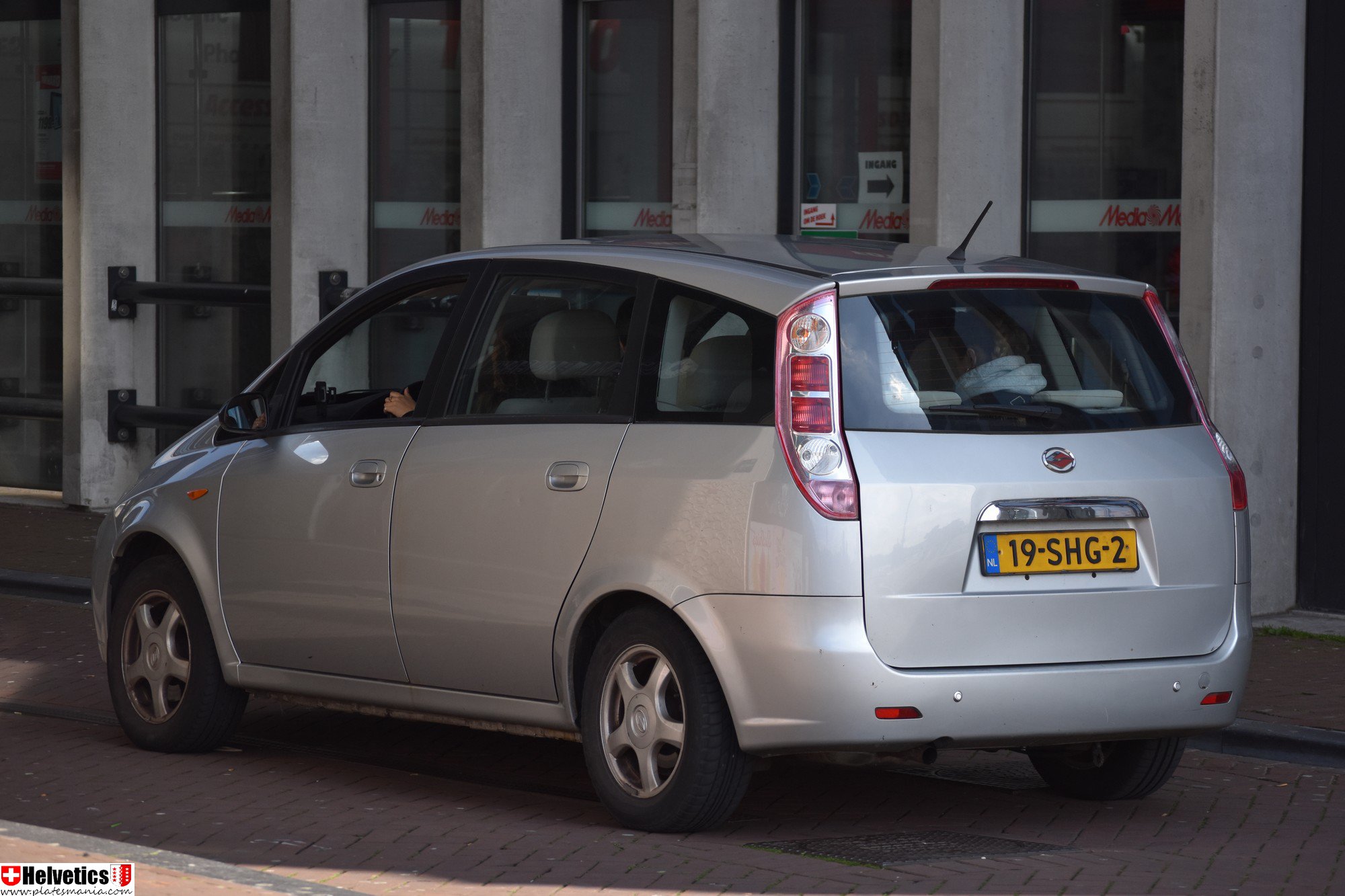 19-SHG-2, Landwind Fashion 