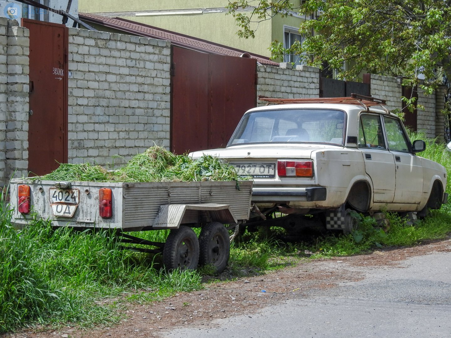 4024 ОД, Trailers (1977) 