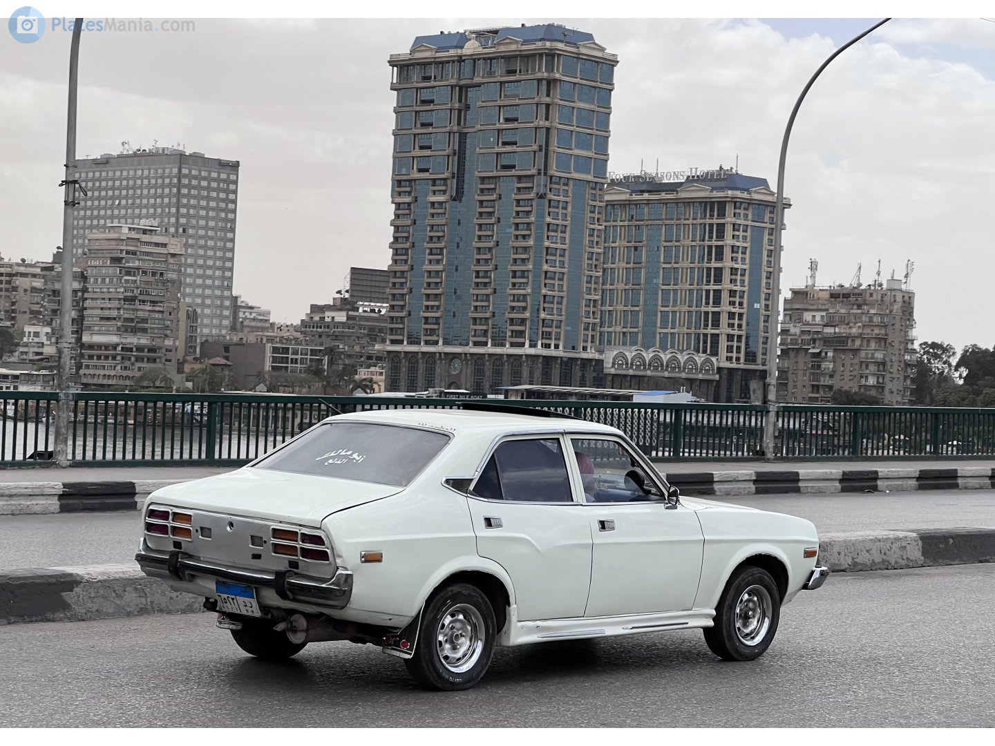 ٦٥٢٣ در, Mazda 929 1st gen Sedan (LA2), 1973–1978