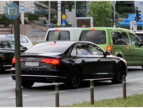 JA 101-AO, Audi A8