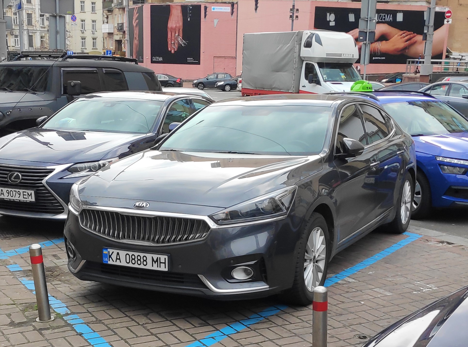 KA 0888 MH, Kia K7 2nd gen (YG), 2016–2019